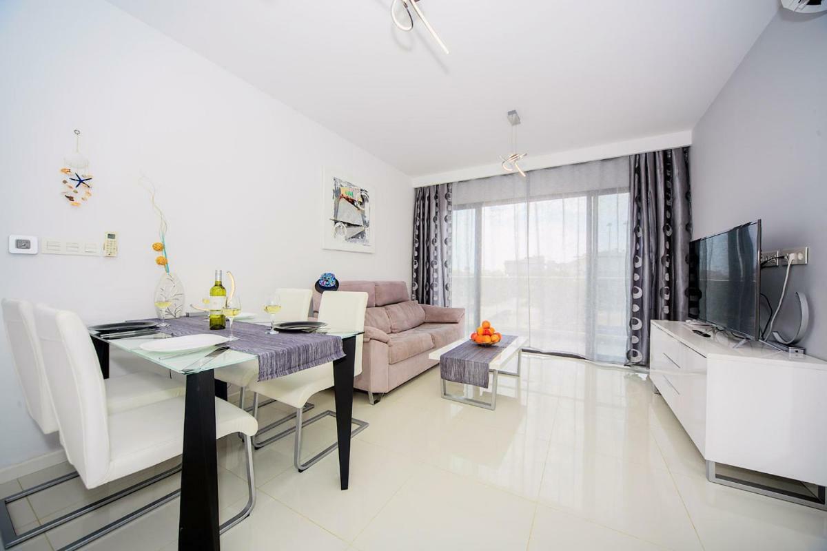 Penthouse 2 Bedrooms In Mil Palmeras Pilar de la Horadada Exterior photo