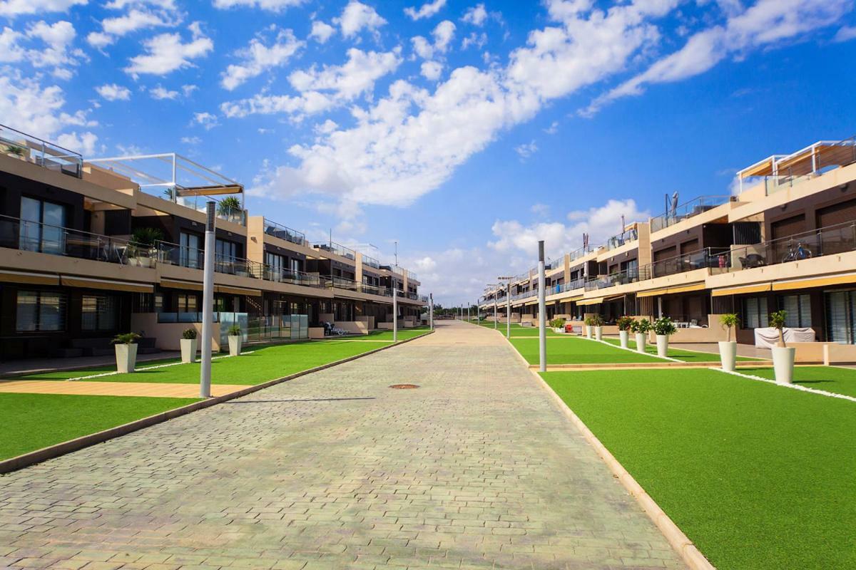 Penthouse 2 Bedrooms In Mil Palmeras Pilar de la Horadada Exterior photo